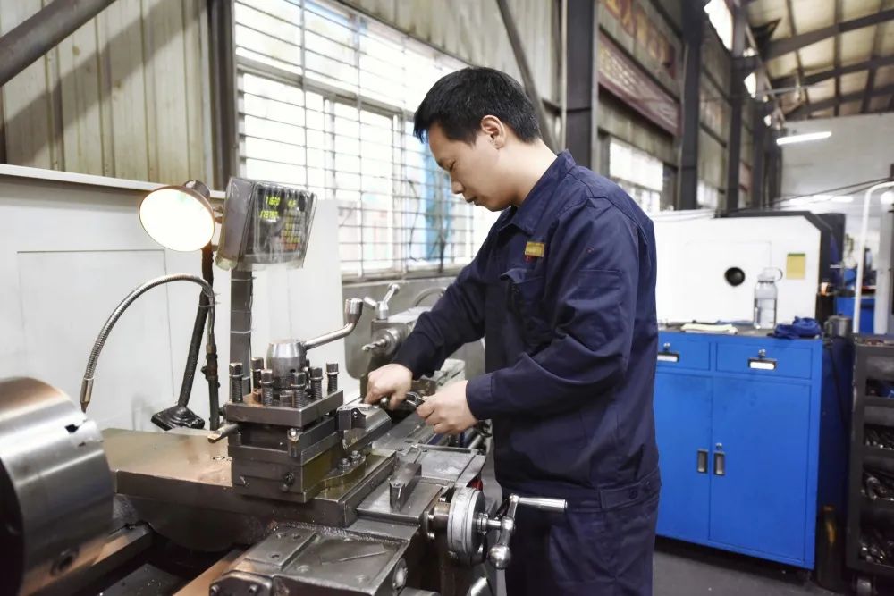 ��ٲ���(�й���)���޹�˾����