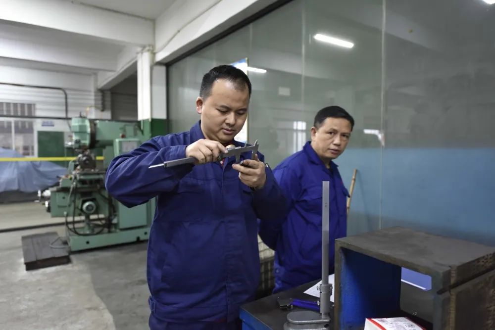 ��ٲ���(�й���)���޹�˾����